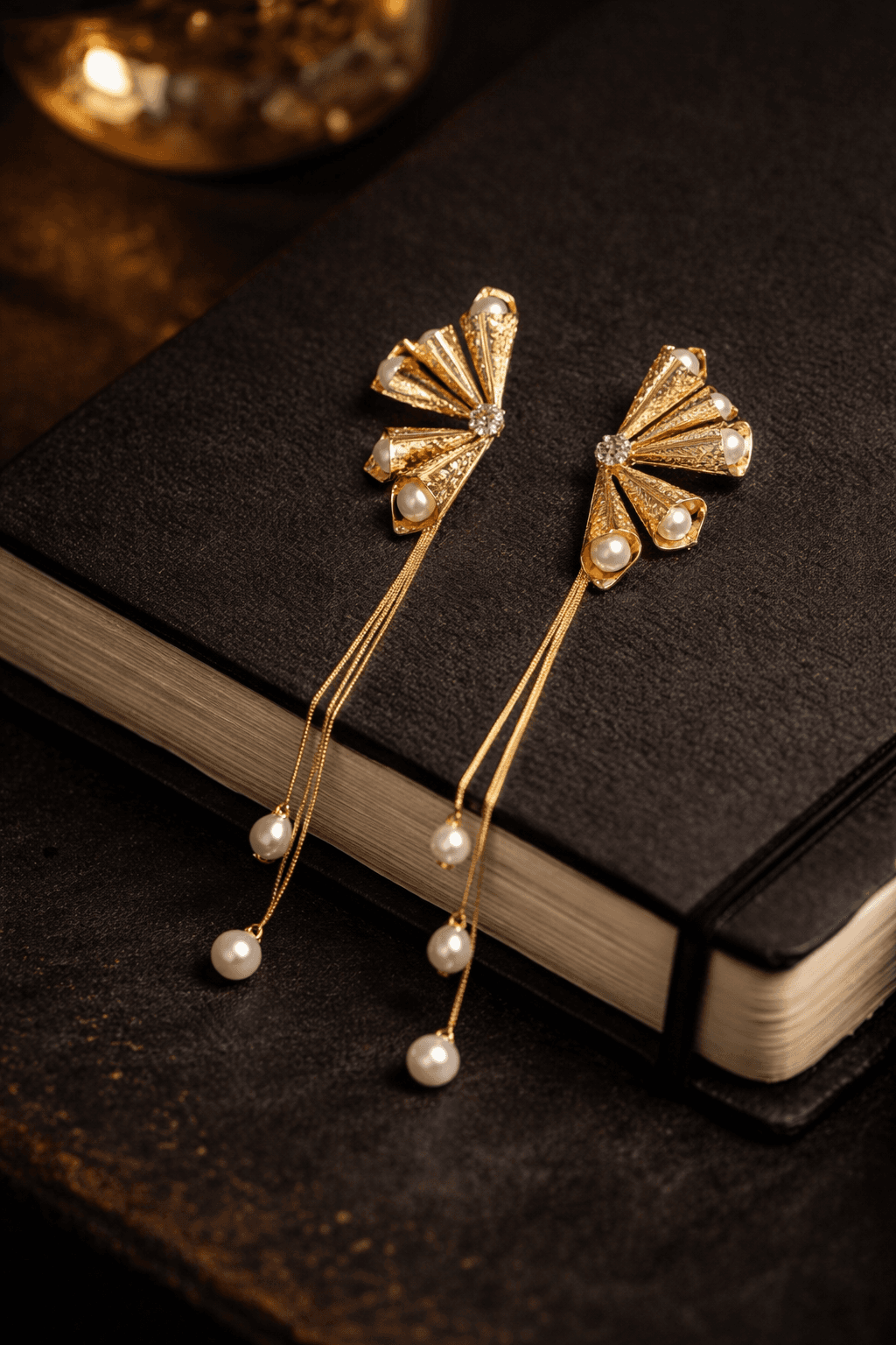 Elegant Jewelry Display - Refined Sophistication